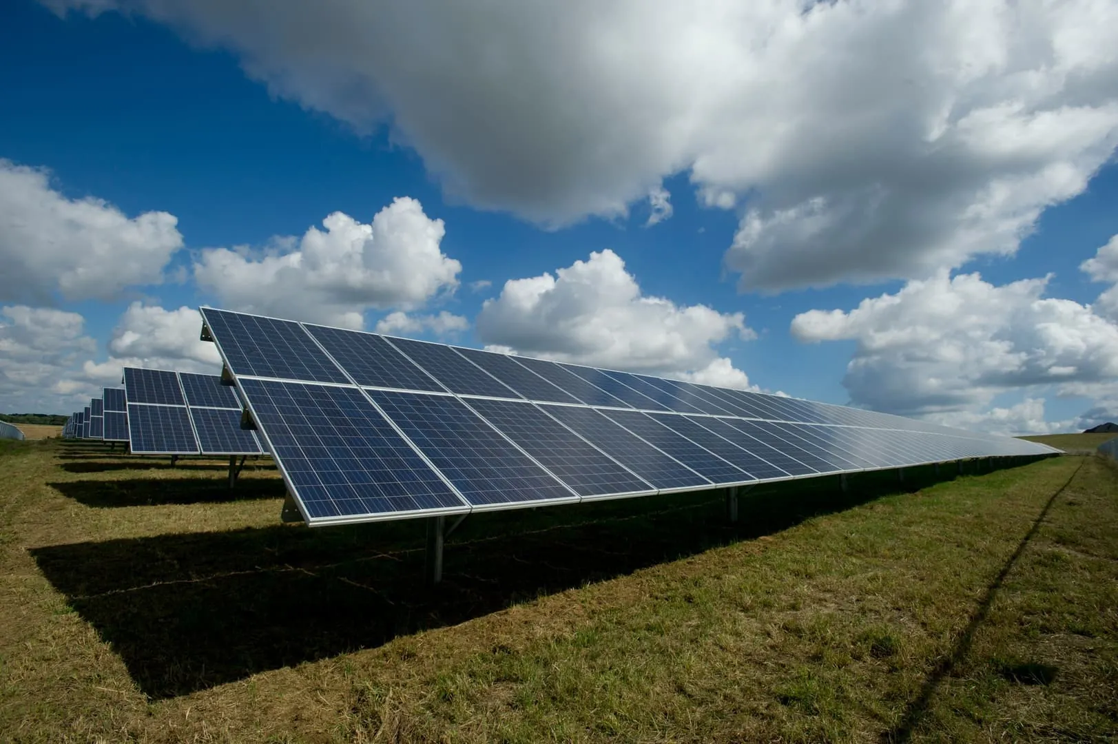 Second-hand solar panels: smart deal or false economy?